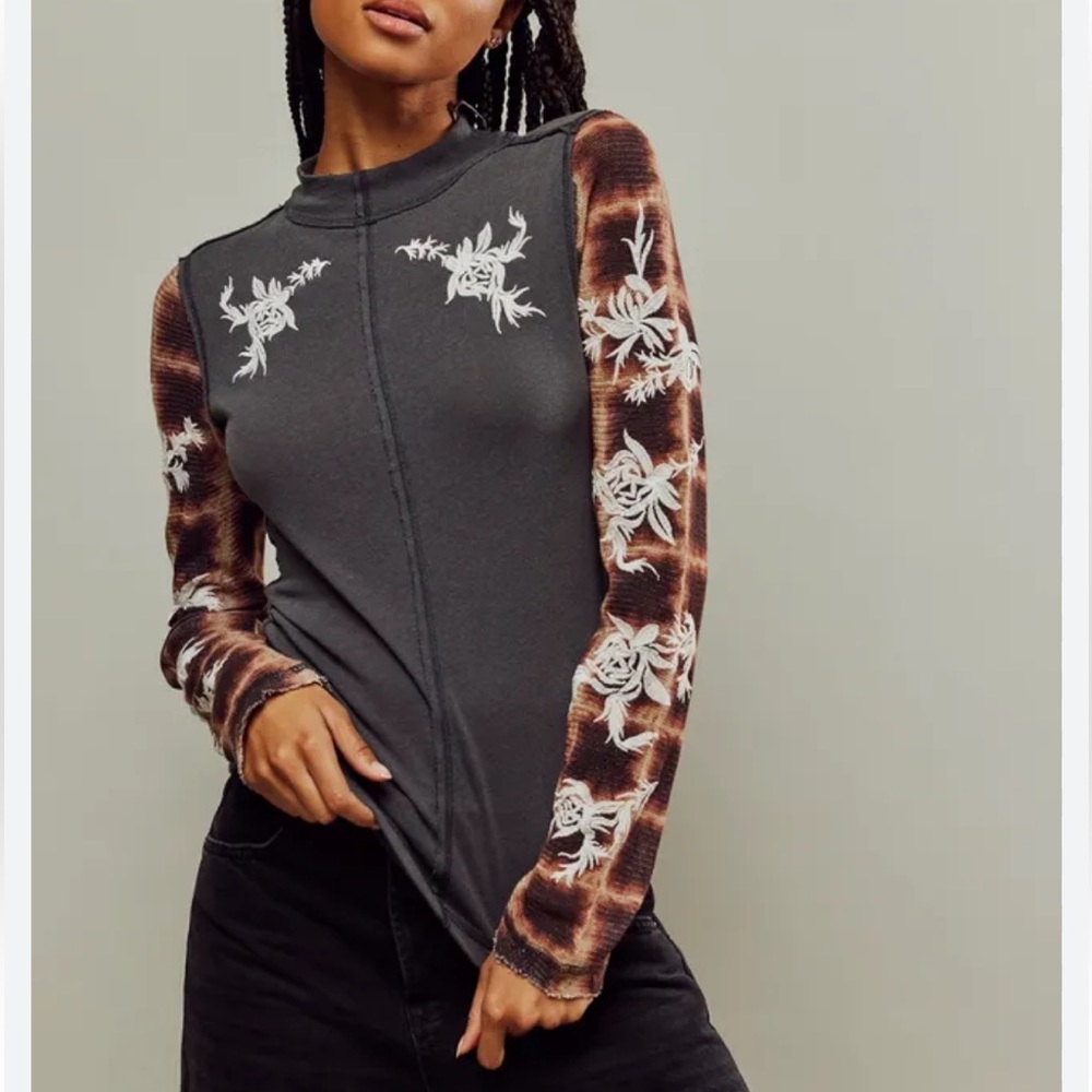 NWT We The Free Rose Kiss Tee - S - Picture 2 of 6